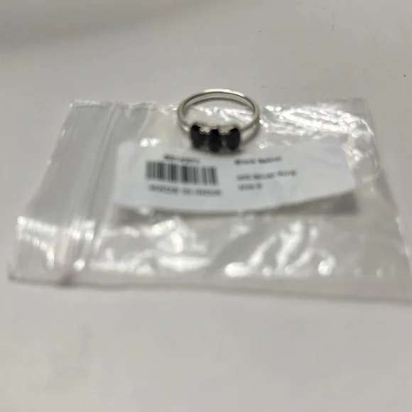 BLACK SPINEL RING, SIZE 8 - Picture 3 of 5